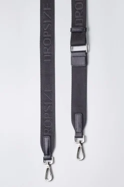 ESSENTIALS SHOULDER BAG BLACK