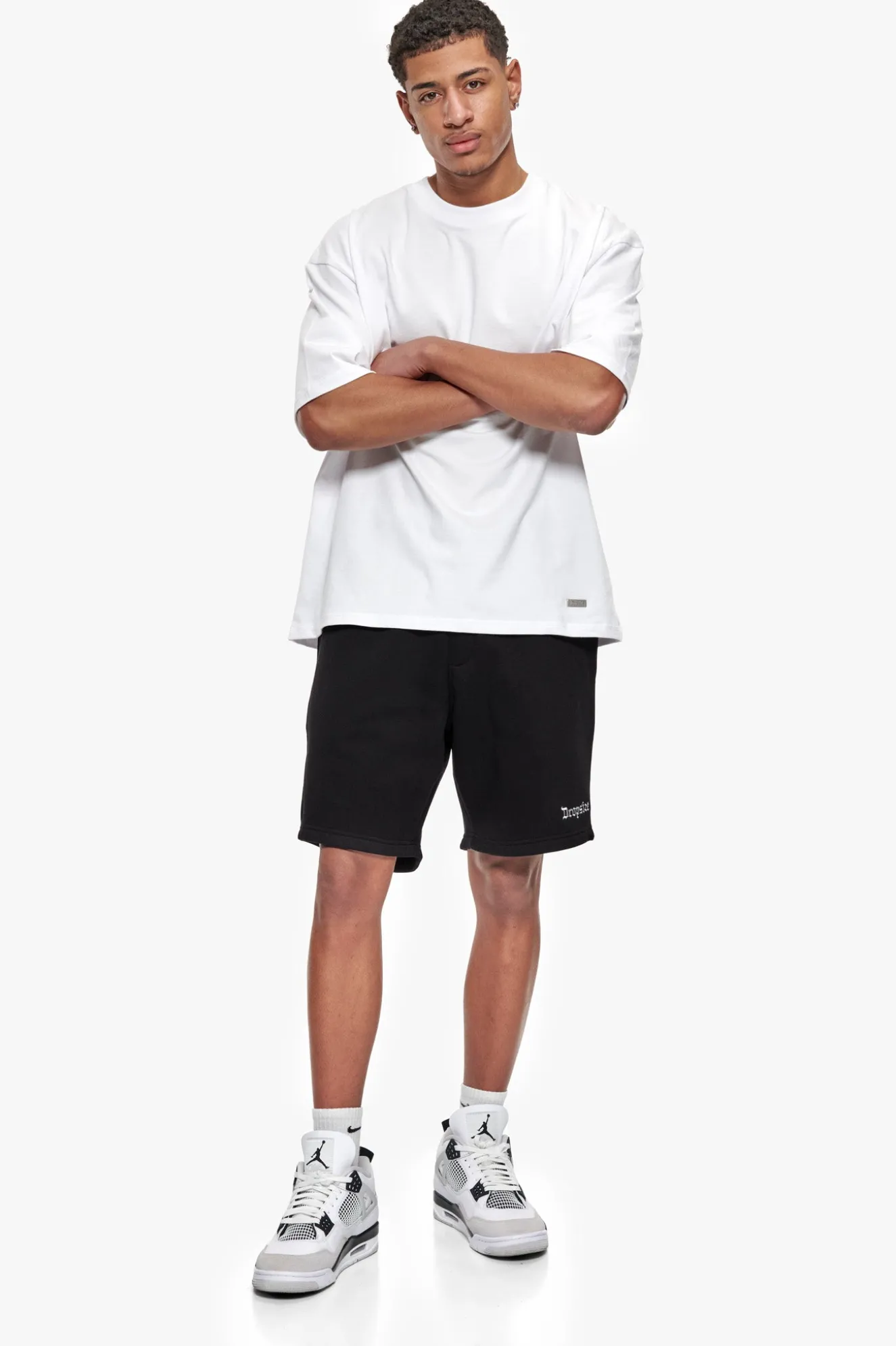 HEAVY EMBO SWEATSHORTS BLACK