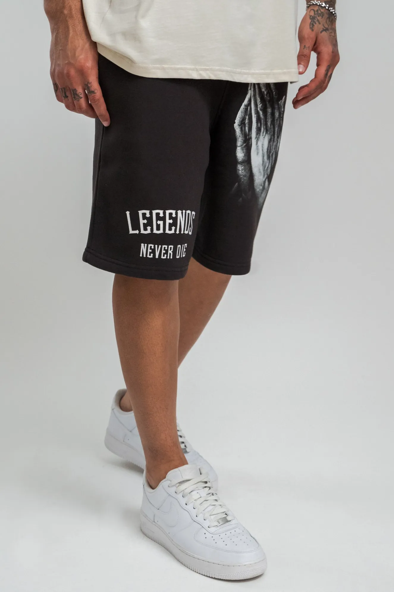 HEAVY LEGENDS SWEAT SHORT WASHED BLACK