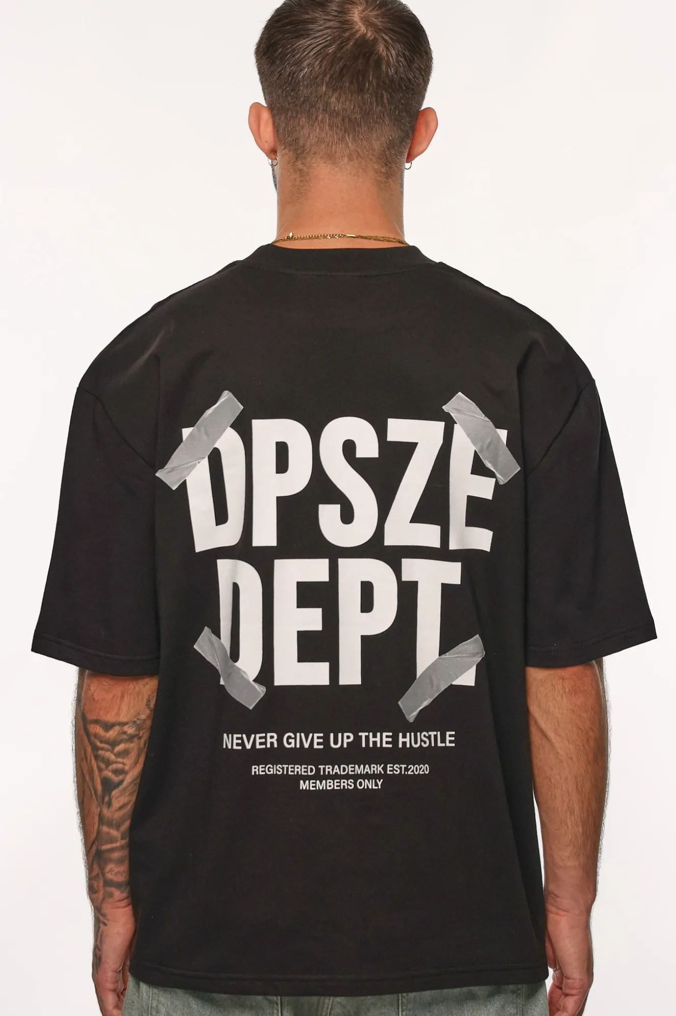 HEAVY NEVER GIVE UP T-SHIRT BLACK