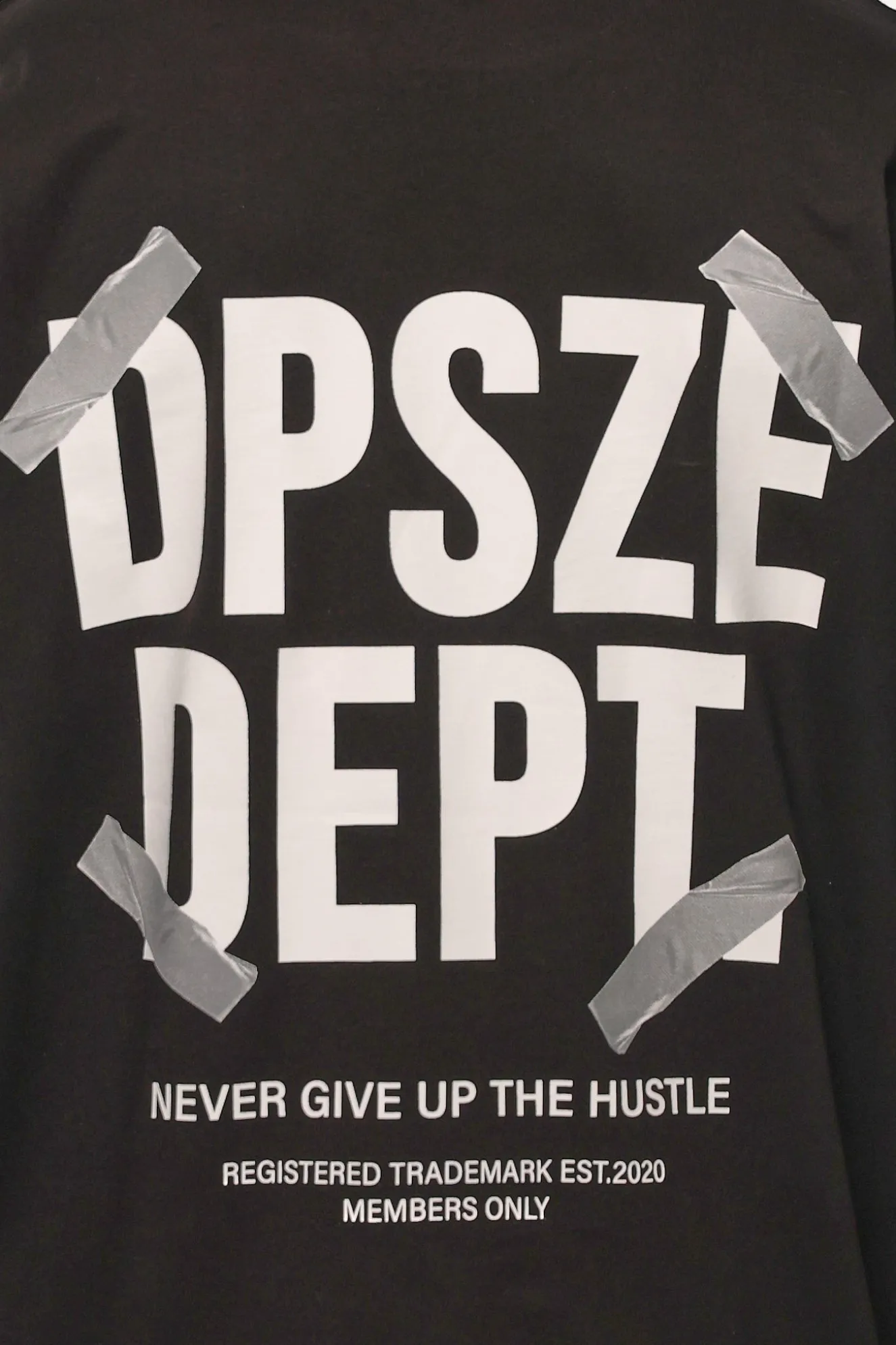 HEAVY NEVER GIVE UP T-SHIRT BLACK