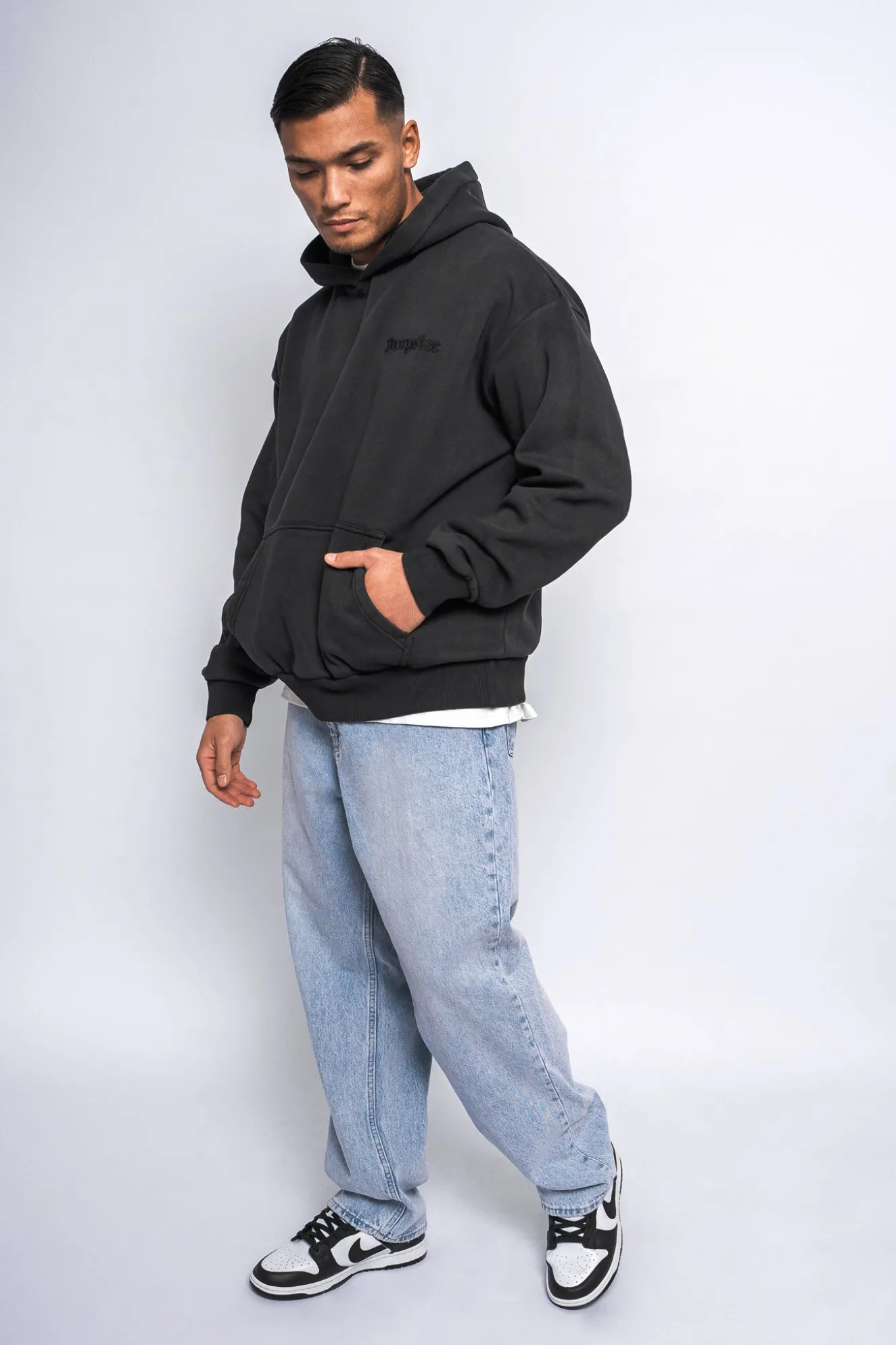 HEAVY OVERSIZE EMBO HOODIE ACID WASHED BLACK