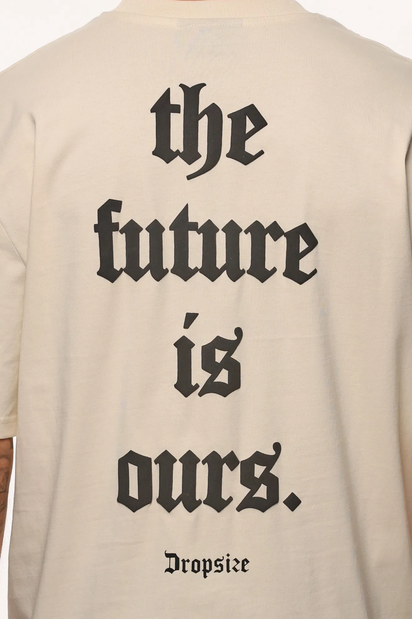 HEAVY OVERSIZE FUTURE T-SHIRT COCONUT MILK