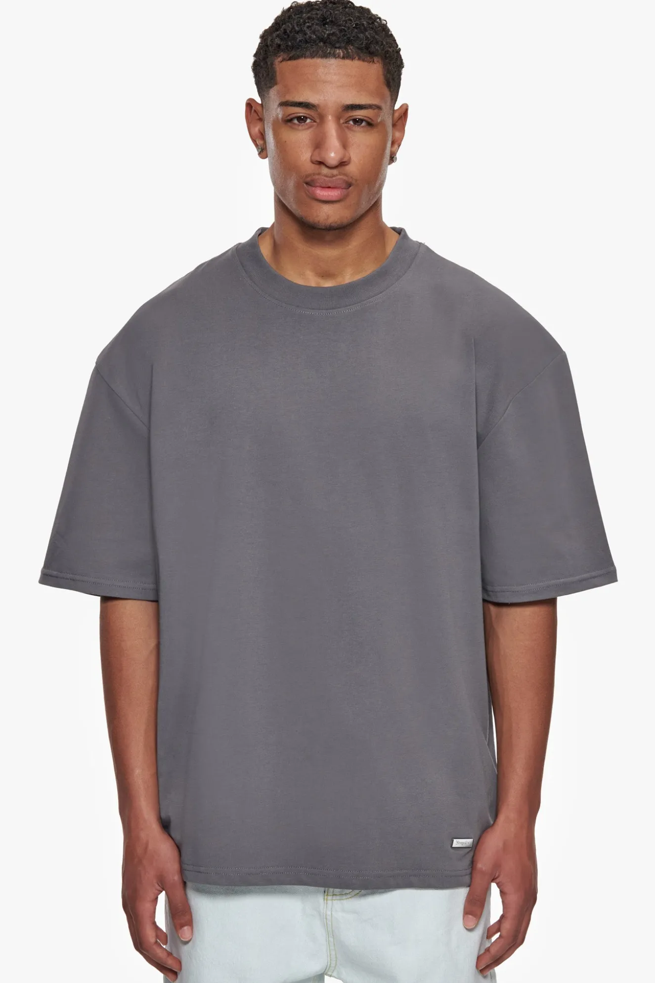 HEAVY OVERSIZE METAL PATCH BASIC T-SHIRT GREY