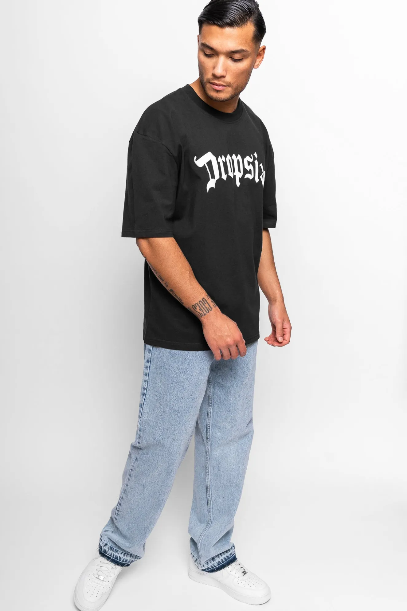 HEAVY OVERSIZE WHITE LOGO PUFFER PRINT T-SHIRT WASHED BLACK
