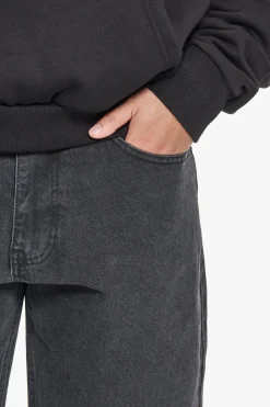LOOSE FIT CHARCOAL JEANS