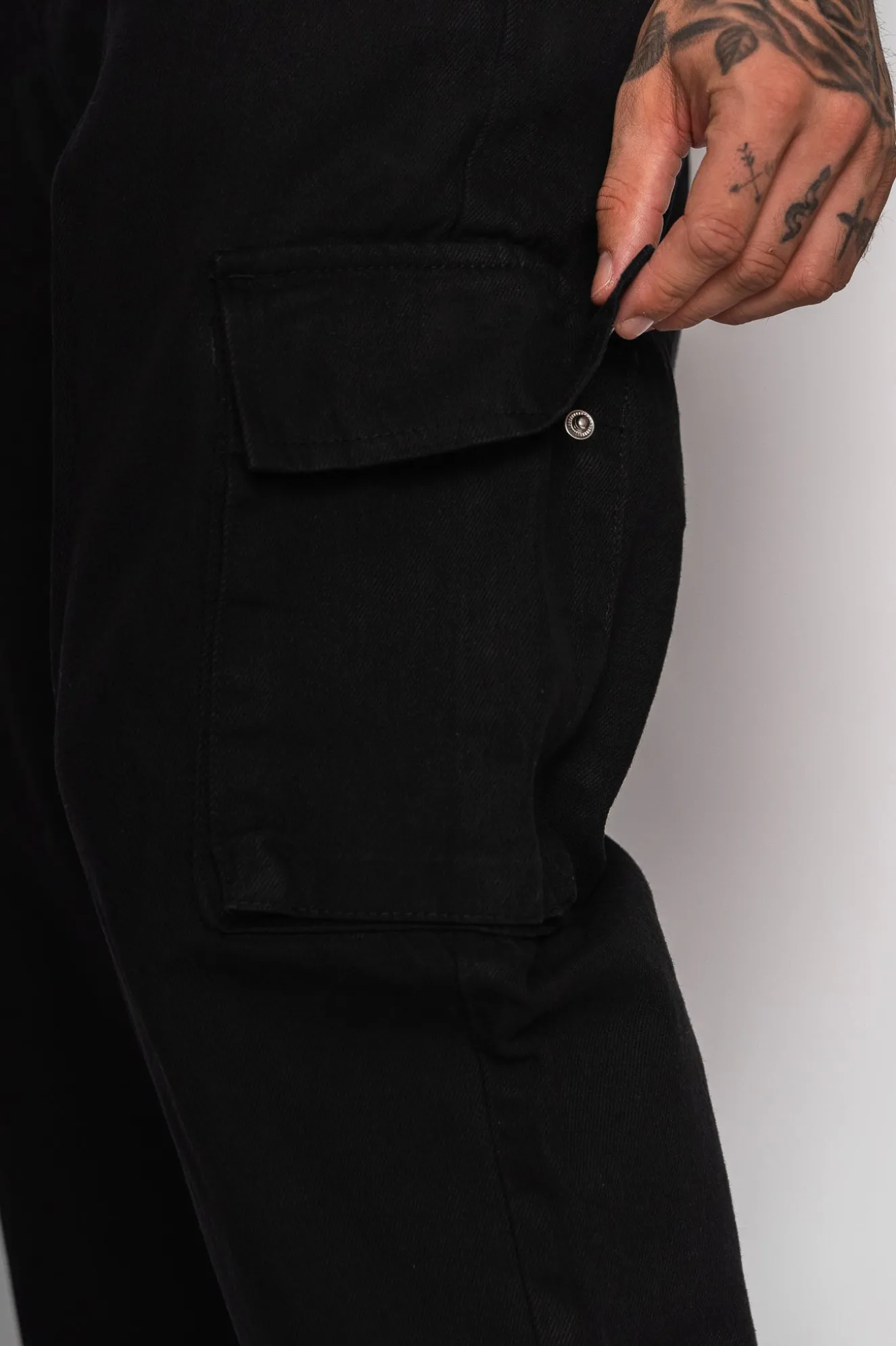 V2 CARGO JEANS SINGLE POCKET BLACK